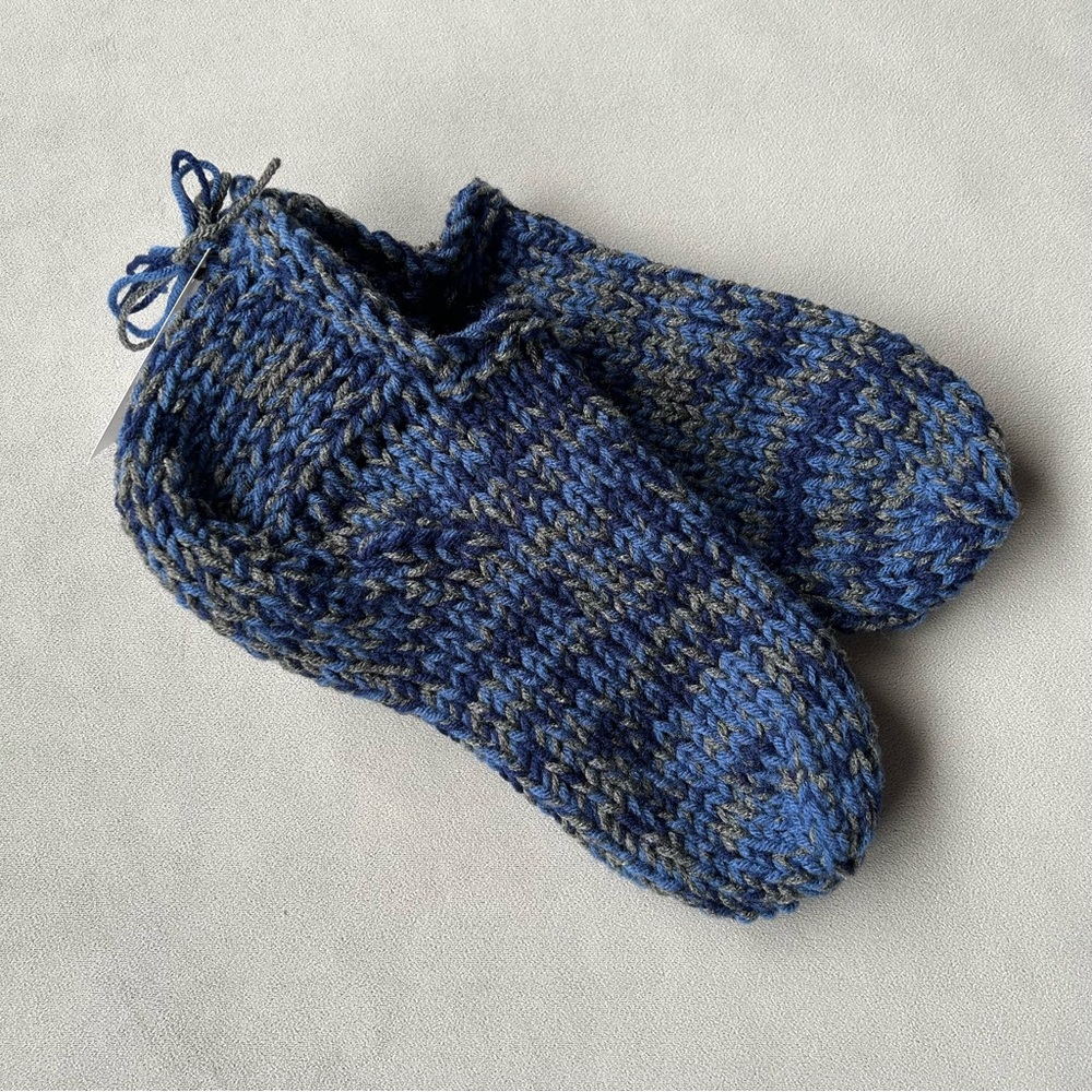 Hand Knit Slippers 🇨🇦 ~ Men’s Size 10/11 ~ Shop Local ~ Brand New!